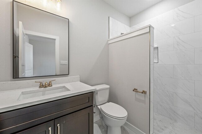 Building Photo - 532 Galt Dr