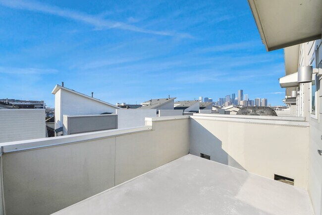 Building Photo - 325 Eado Park Cir