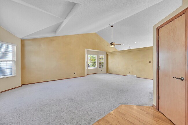 Building Photo - $2,395.00 - 4 Bedrooms, 3.5 Bathrooms, Sin...