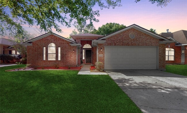 Building Photo - 6014 Knollwood Tr