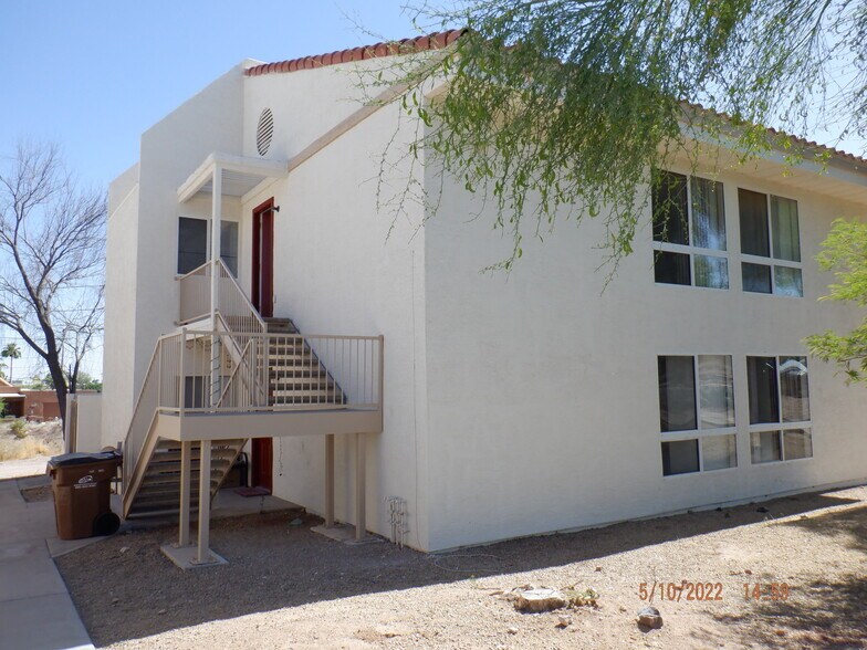 Primary Photo - 9885 E La Palma Ave