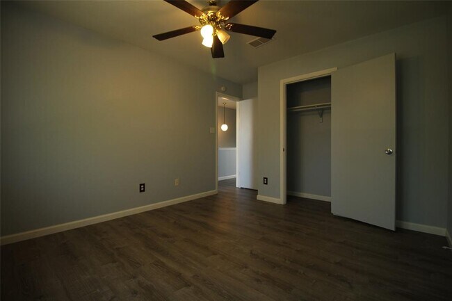 Building Photo - 12302 Uttimer Ln
