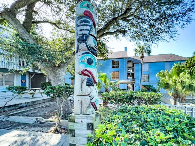 Building Photo - 8100 Seawall Blvd
