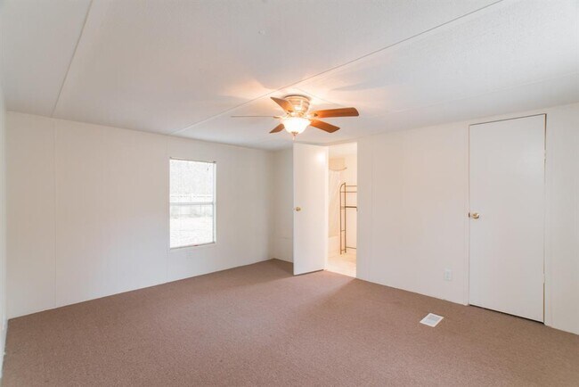 Building Photo - 9140 Sharyn Dr
