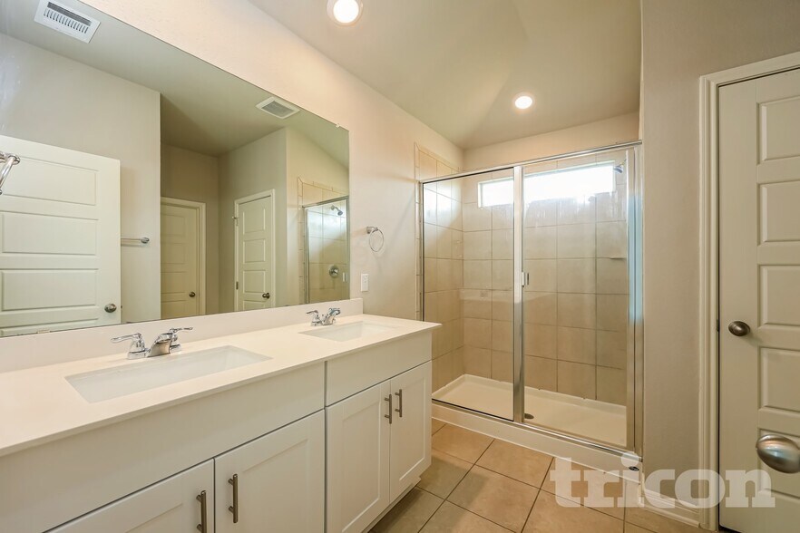 Building Photo - 5814 Nyla Wy