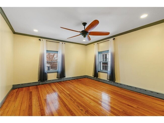 Building Photo - 2302 1/2 Blaisdell Ave