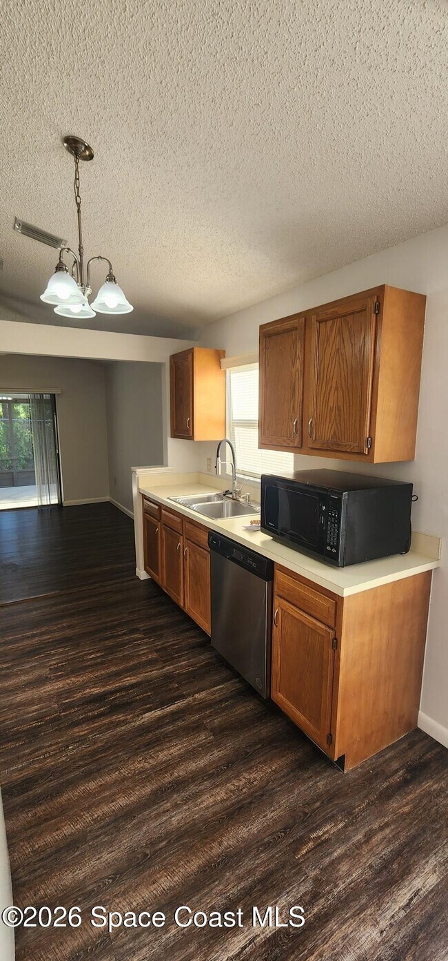 Building Photo - 4024 Pinyon Dr