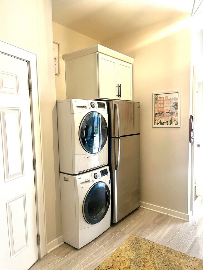 Building Photo - 422 Bloomfield St