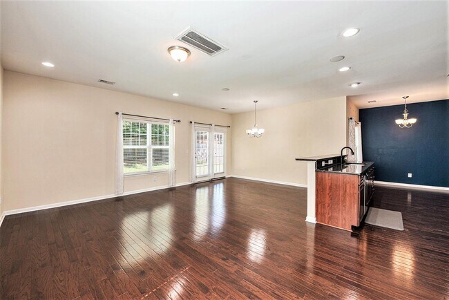 Building Photo - 349 Drayton Pl Dr
