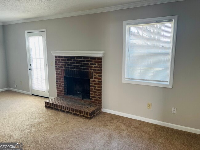 Building Photo - 1522 Paces Ferry N Dr SE