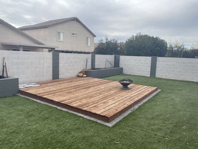 Building Photo - 11593 W Palo Verde Ave