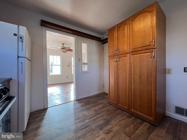 Building Photo - 5810 Mt Vernon Dr