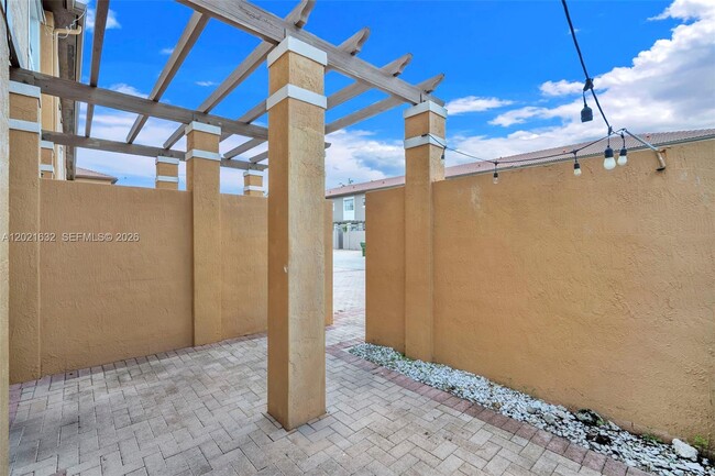 Building Photo - 14634 SW 5th St