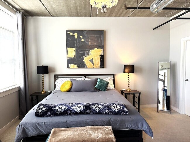 Building Photo - 10 S Dunton Ave