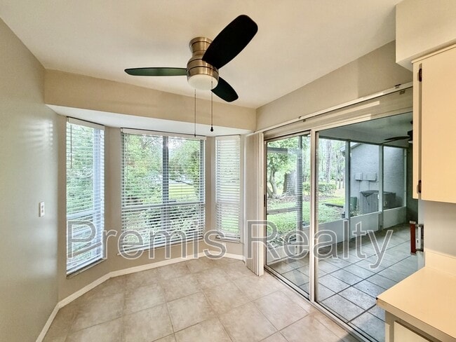 Building Photo - 102 Steeplechase Ln