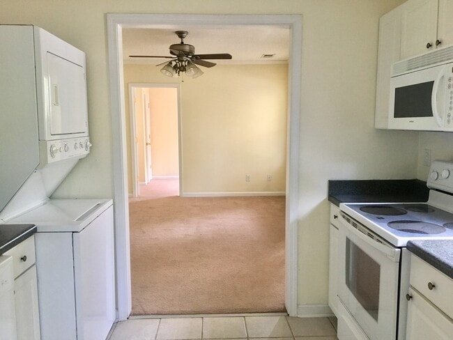 Building Photo - Rosewood