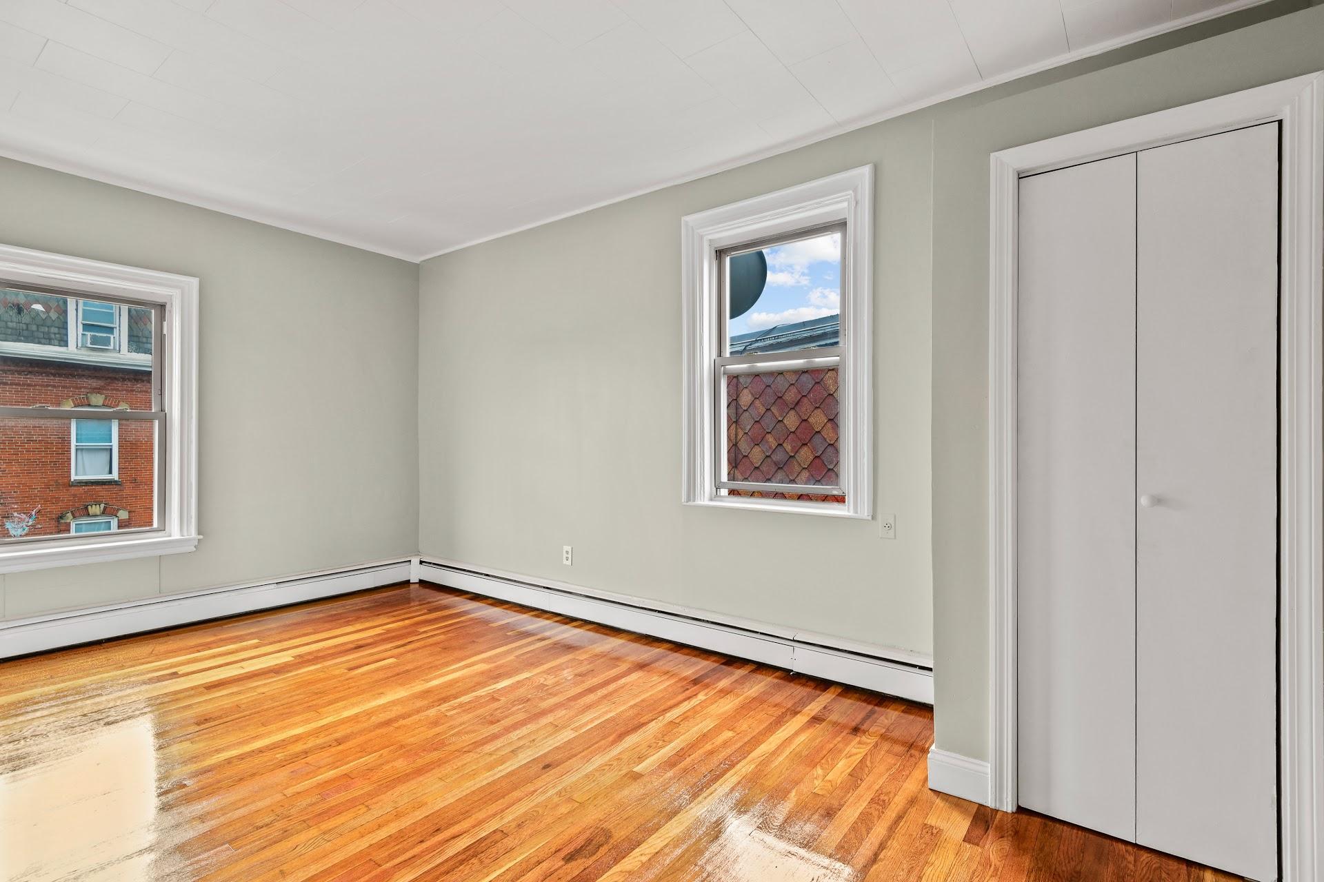 Building Photo - 58 Bennington St