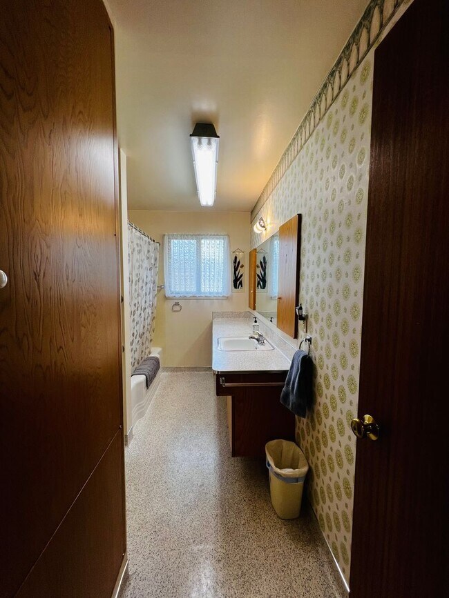 Building Photo - Non-Refundable & Security Deposit Total: $...