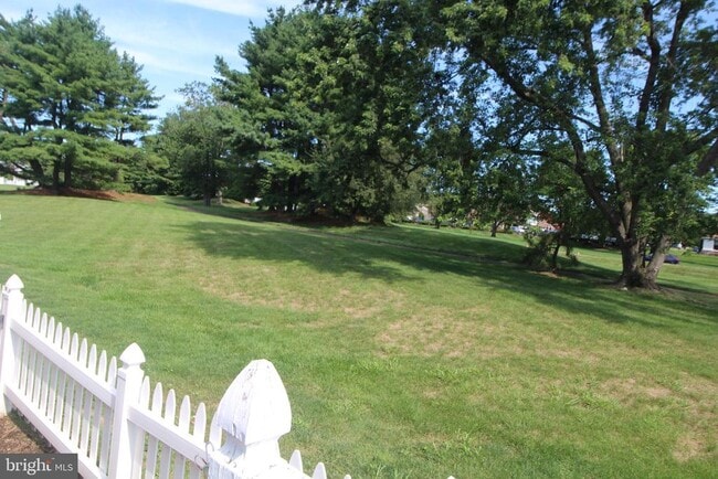 Building Photo - 681 Rose Hollow Dr