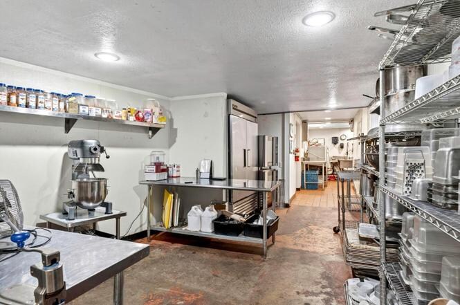 Building Photo - 16451 Golf Rd