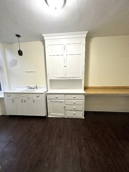 Building Photo - 25 W Chestnut St