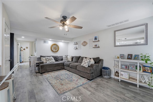 Building Photo - 6644 Bridle Cir