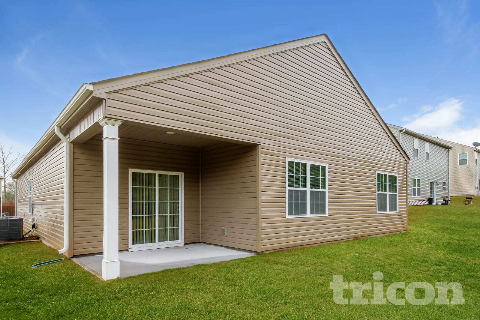 Building Photo - 453 All Seasons Dr