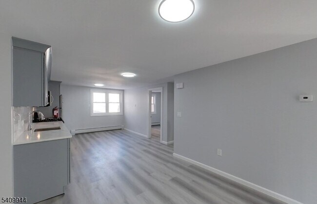Building Photo - 130 1st St
