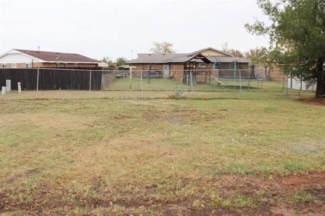 Building Photo - 404 SW 71st St