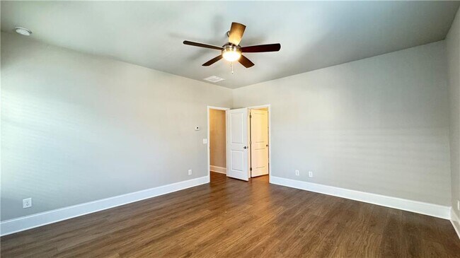 Building Photo - 13040 Deerfield Pkwy