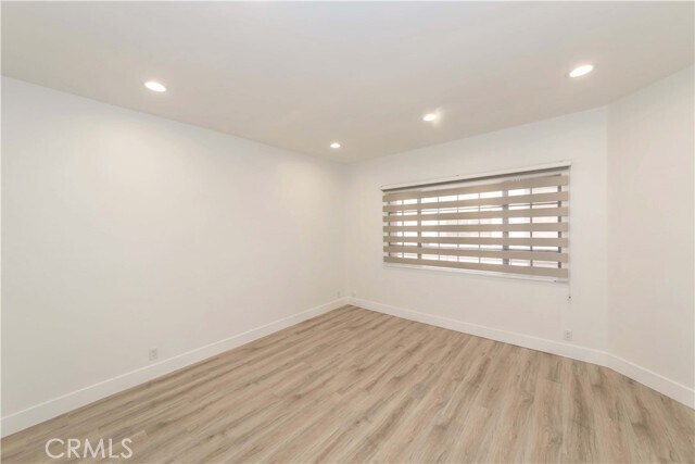 Building Photo - 941 W Carson St
