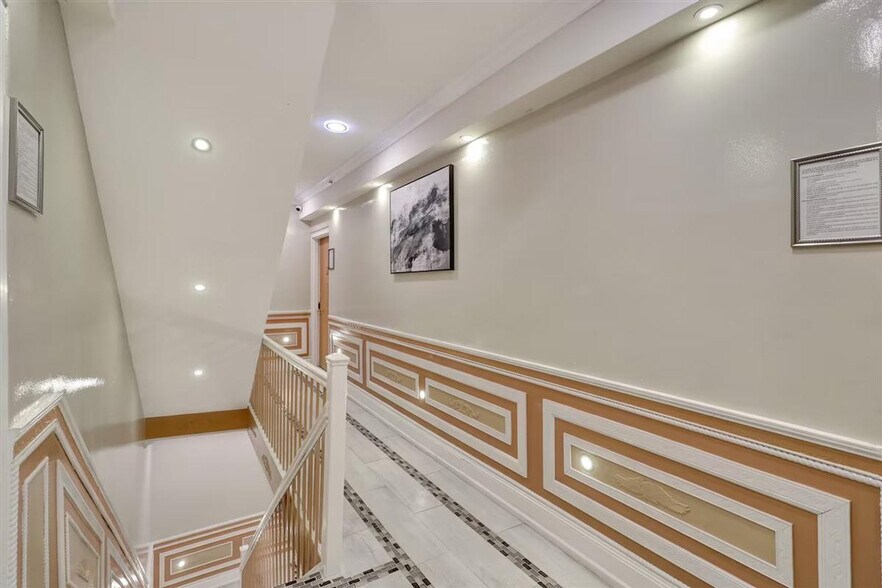 Building Photo - 1830 3rd Ave