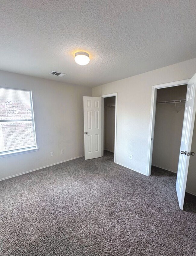 Building Photo - 3BED/2.5 HOUSE FOR RENT AVAILABLE NOW!