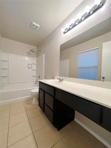 Building Photo - 9925 Amaryllis Ln