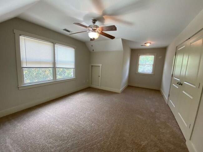 Building Photo - PRE-LEASING FOR AUGUST 2026!