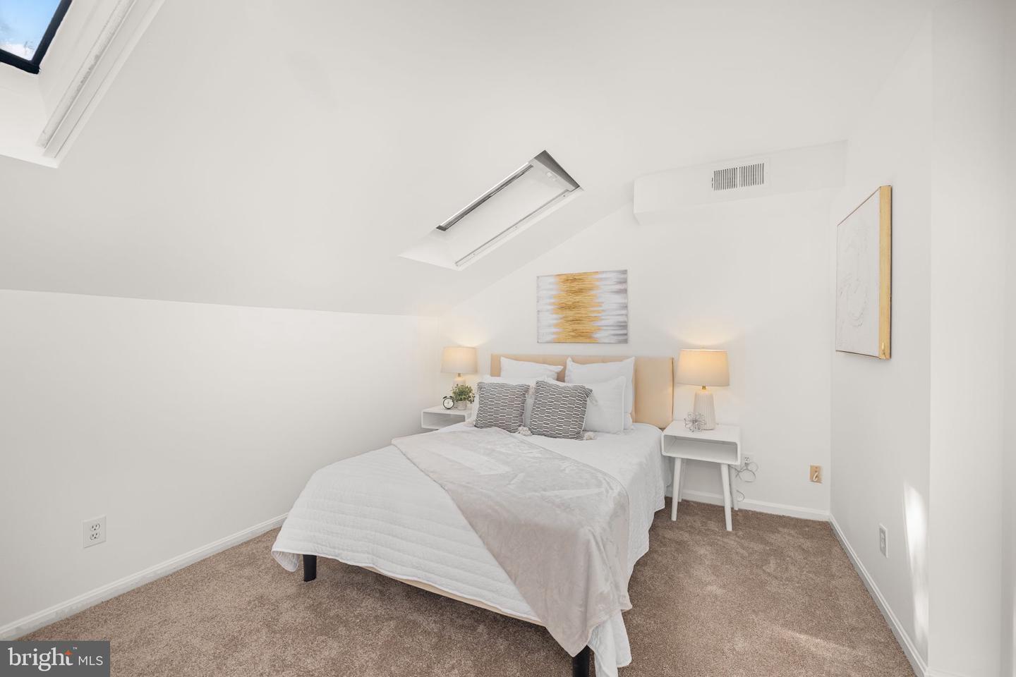 Building Photo - 1930 New Hampshire Ave NW