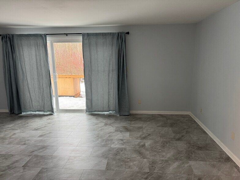 Building Photo - 1702 Rosemont Rd SW