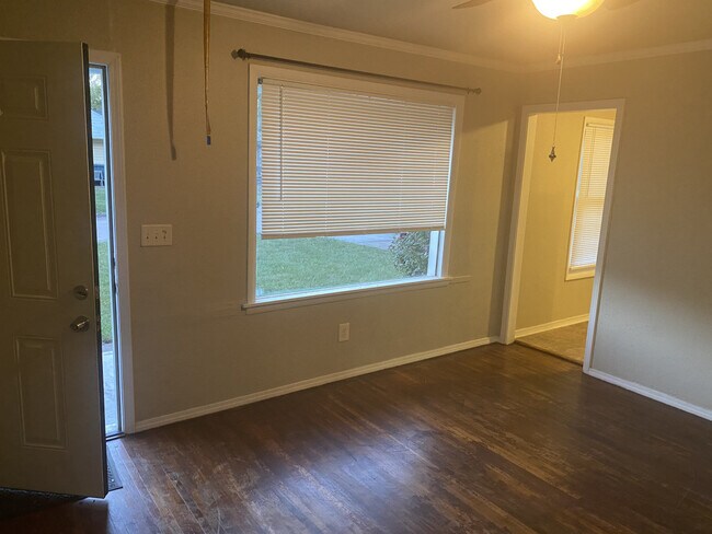 Building Photo - North Tulsa Home