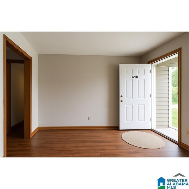 Primary Photo - 611 Center Way S