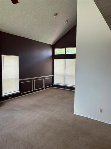 Building Photo - 700 Lionel Way