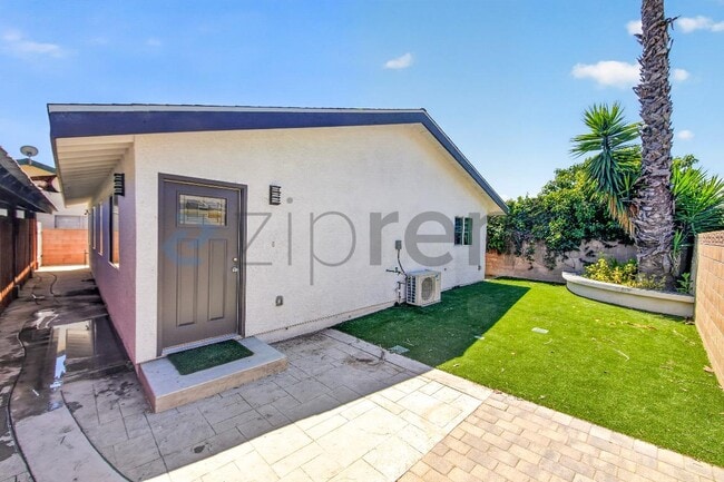 Building Photo - 1421 Astoria Pl