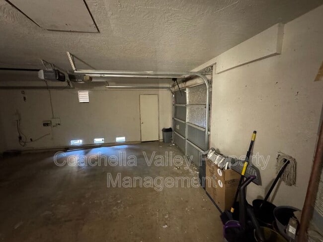 Building Photo - 44060 Dalea Ct