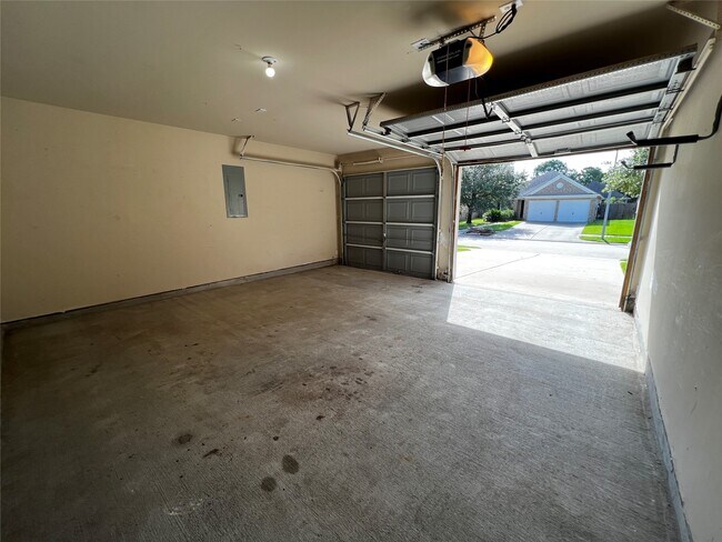 Building Photo - 2415 Sandy Fields Ln