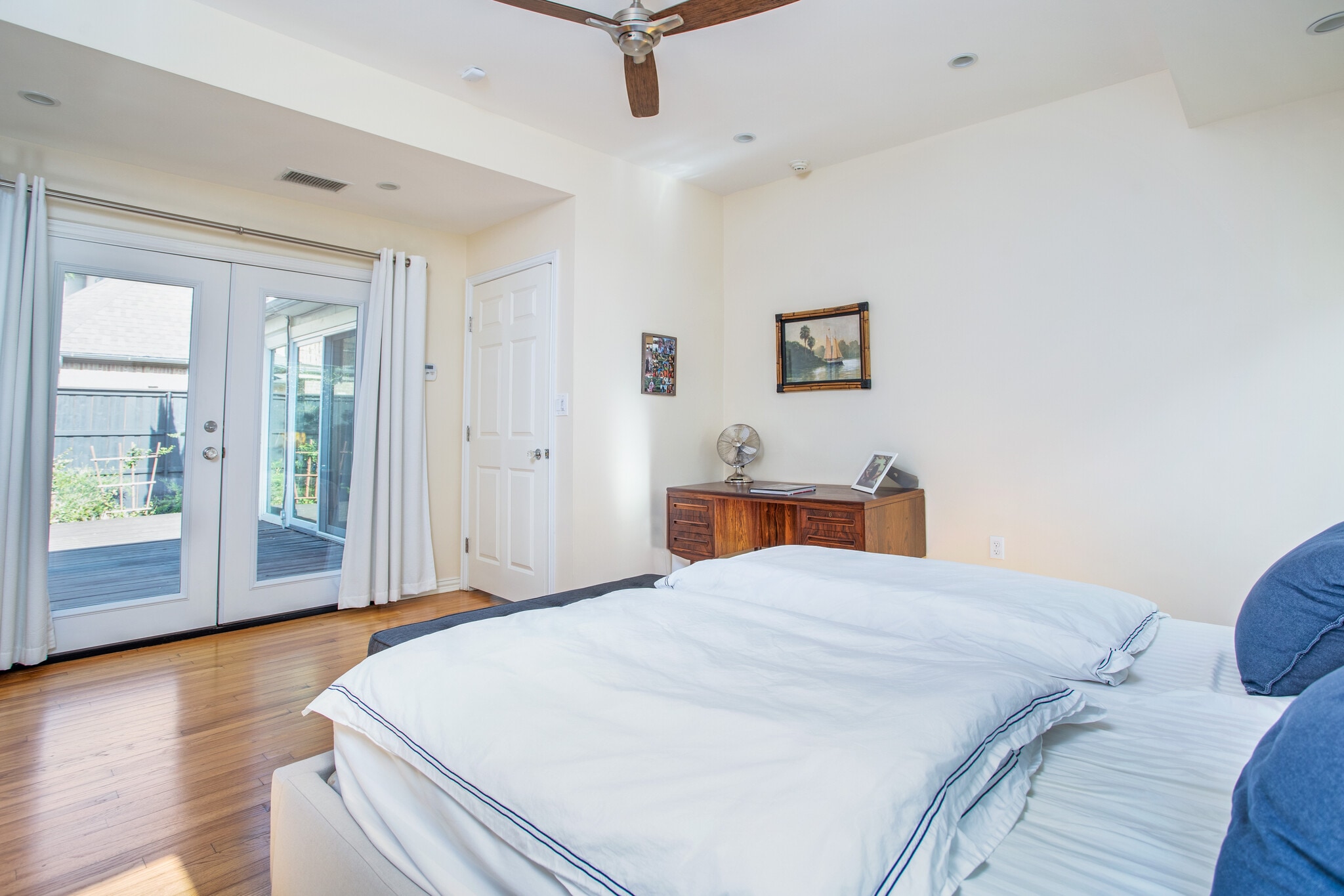 Main bedroom - 4641 Belclaire Ave