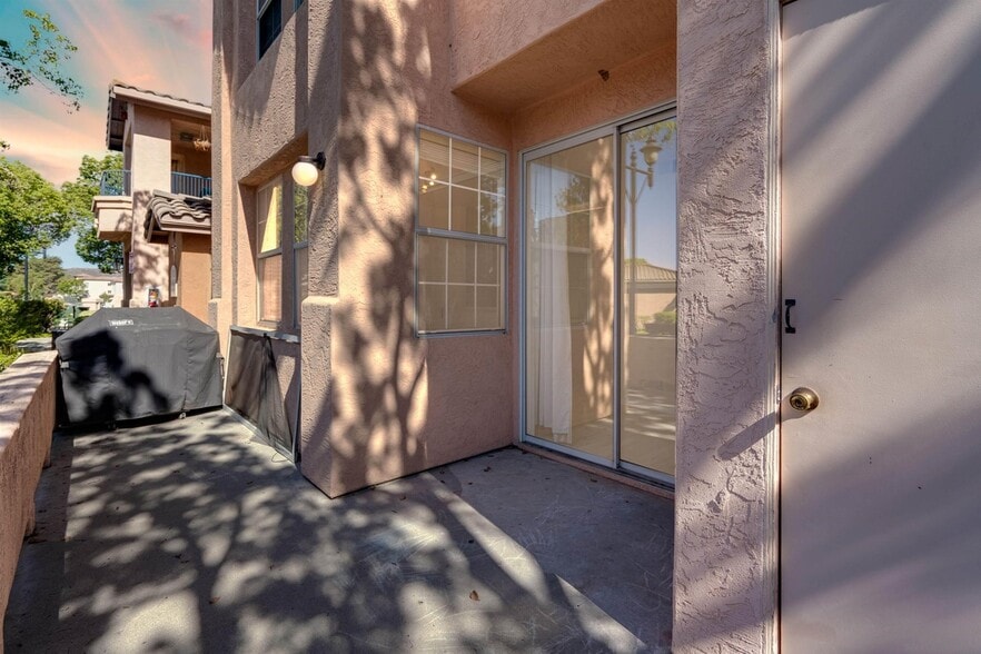 Building Photo - 18826 Caminito Cantilena