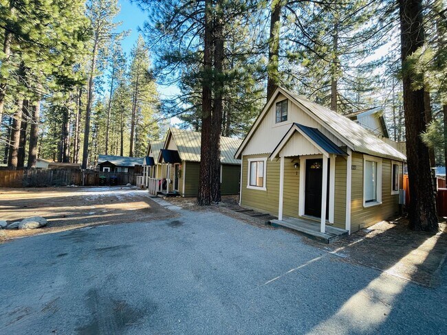 Building Photo - 1227 Sierra Blvd