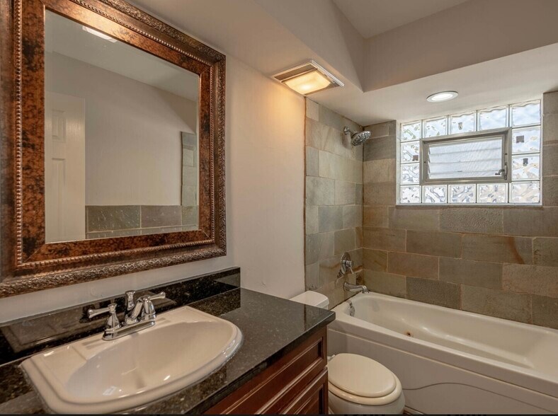 Building Photo - 2207 N 74th Ct