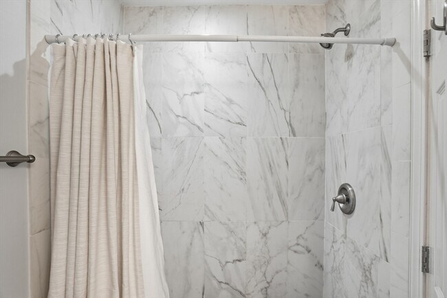 Building Photo - 227 Marlborough St