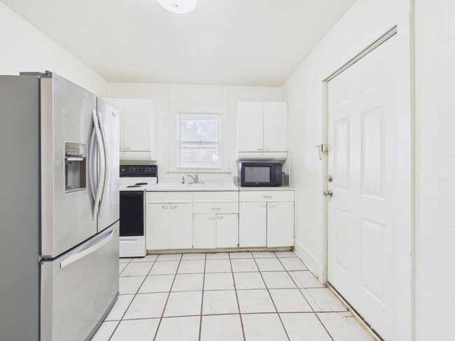 Building Photo - Cozy 1 bedroom in Plemons Addition