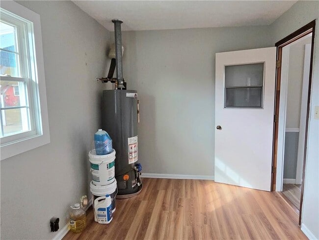 Building Photo - 1800 Hwy 81